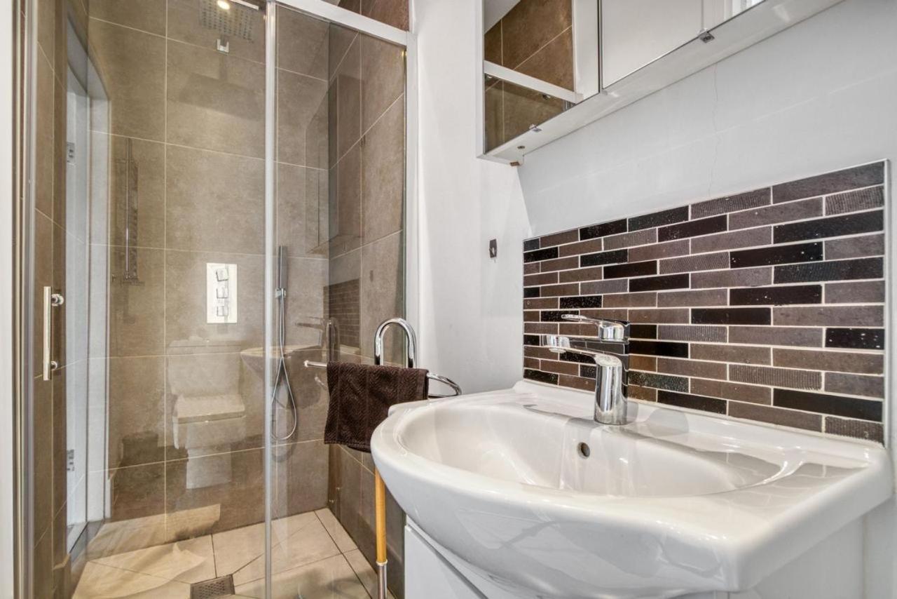Luxurious Hidden Gem In Wandsworth Apartment London Bagian luar foto